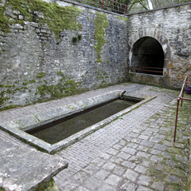 Que dirais-tu de découvrir un village de l’Yonne et ses environs tout en t’amusant ?