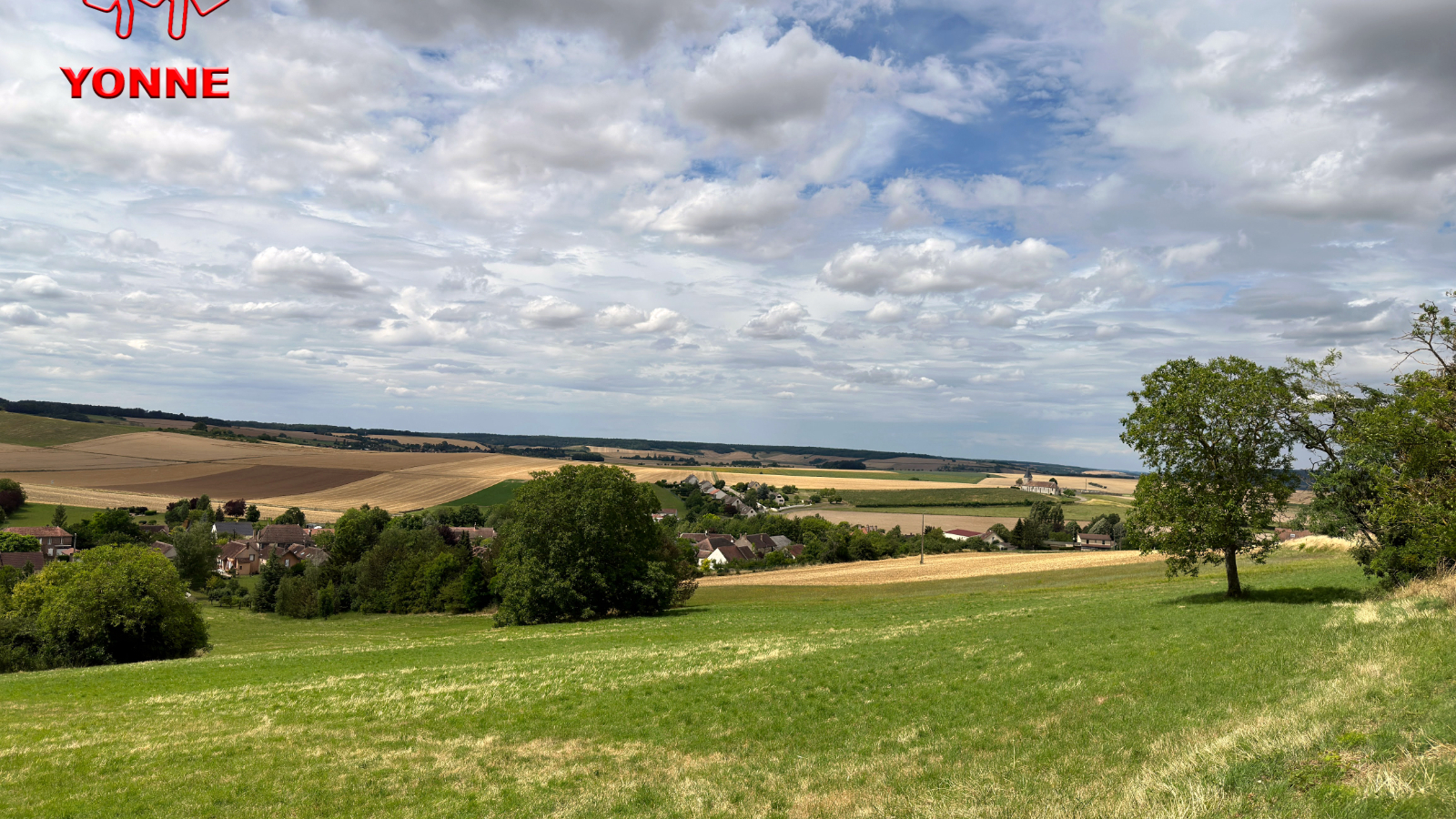 Que dirais-tu de découvrir un village de l’Yonne et ses environs tout en t’amusant ?